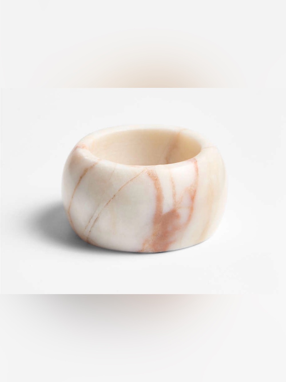 Crate&Barrel Cream Marble Napkin Ring ( Set of 6 )